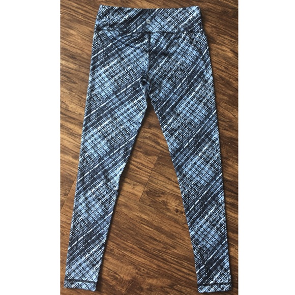 New 90 degree workout leggings— SALE!! - Picture 3 of 5